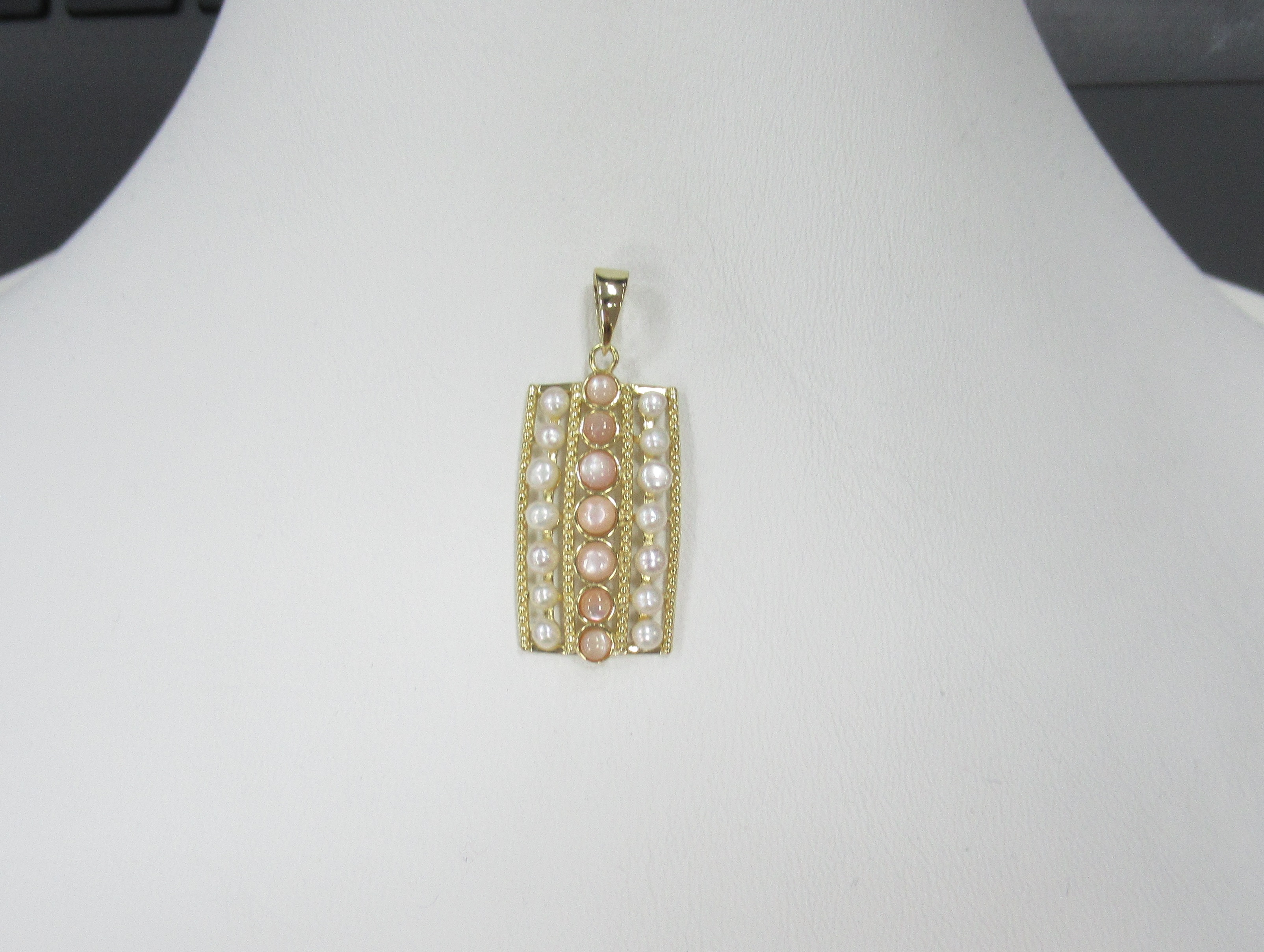 Серебряная подвеска с перламутром и жемчугом